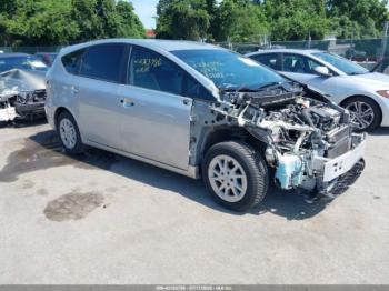  Salvage Toyota Prius v