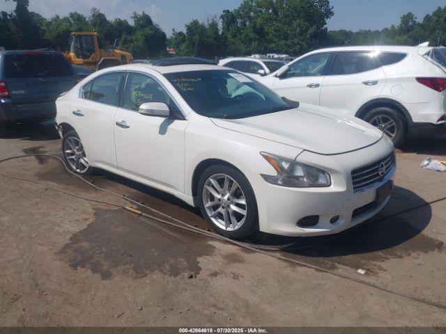  Salvage Nissan Maxima