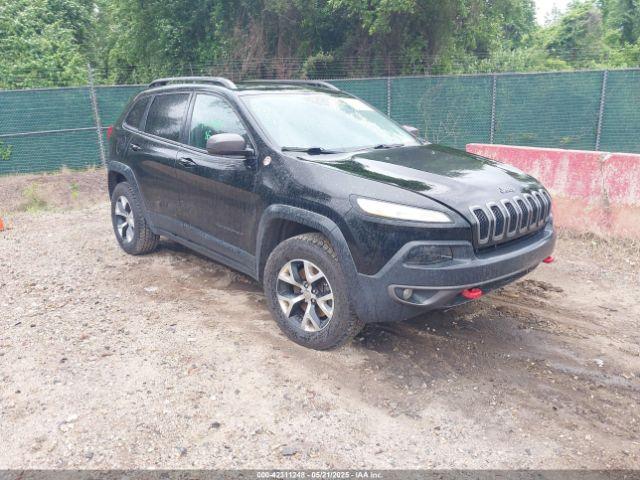  Salvage Jeep Cherokee