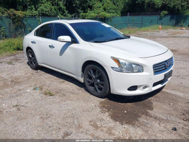  Salvage Nissan Maxima