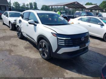  Salvage Nissan Kicks