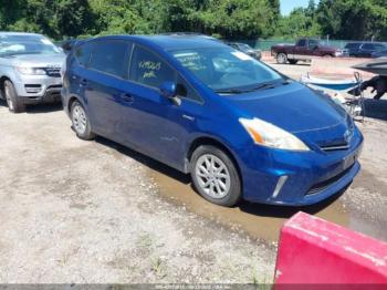  Salvage Toyota Prius v