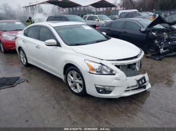  Salvage Nissan Altima