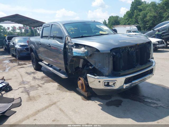 Salvage Nissan Titan