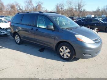 Salvage Toyota Sienna