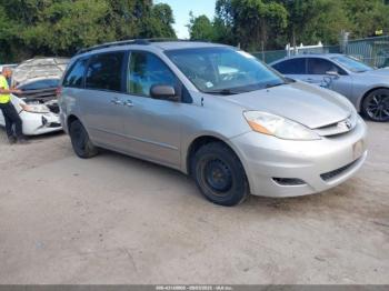  Salvage Toyota Sienna