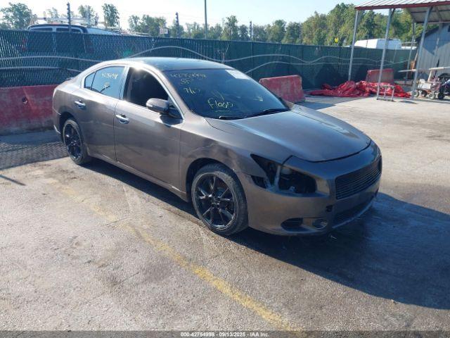  Salvage Nissan Maxima