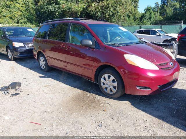  Salvage Toyota Sienna