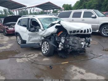  Salvage Jeep Cherokee