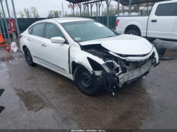  Salvage Nissan Altima