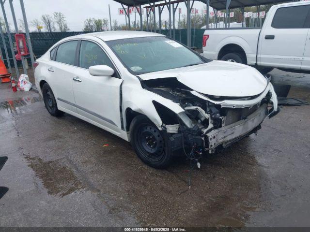  Salvage Nissan Altima
