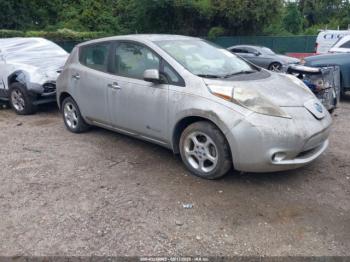  Salvage Nissan LEAF