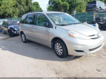  Salvage Toyota Sienna