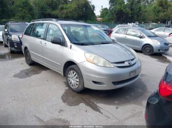  Salvage Toyota Sienna