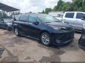  Salvage Toyota Sienna