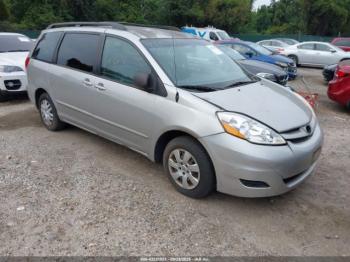  Salvage Toyota Sienna