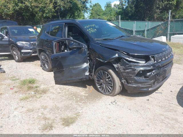  Salvage Jeep Compass