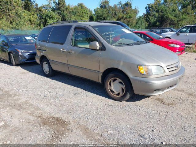  Salvage Toyota Sienna