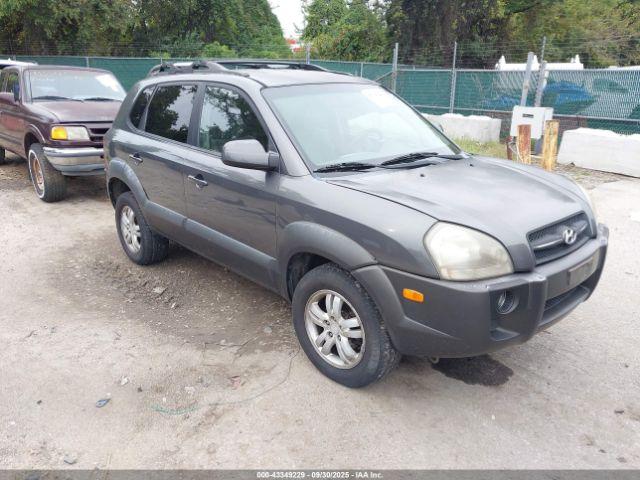  Salvage Hyundai TUCSON