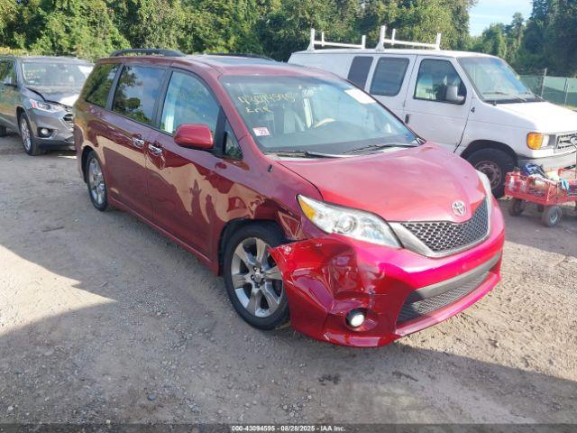  Salvage Toyota Sienna