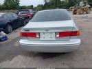 Toyota Camry Le Image 12
