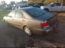 Toyota Camry Le Image 4