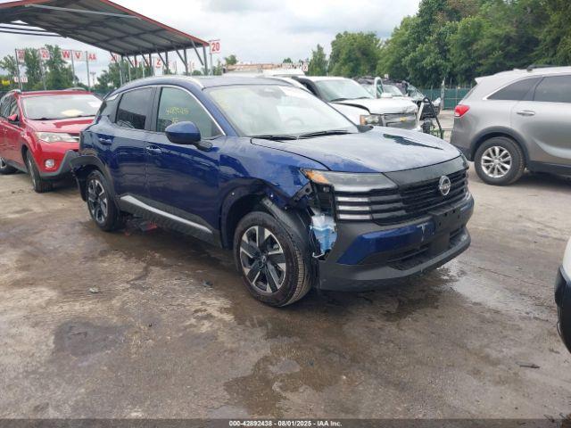  Salvage Nissan Kicks