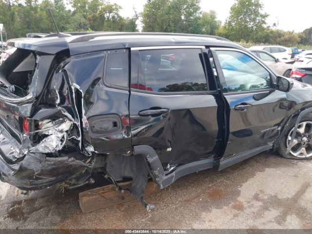 Jeep Compass Limited 4x4 Image 10