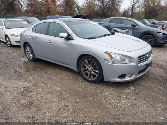  Salvage Nissan Maxima