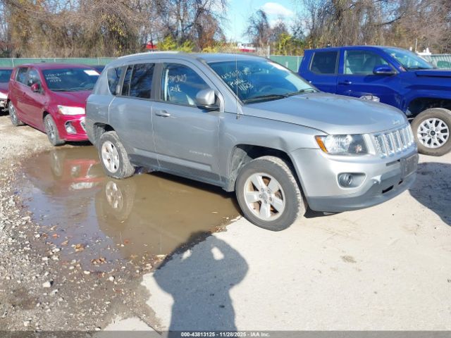 Jeep Compass Latitude Image 1