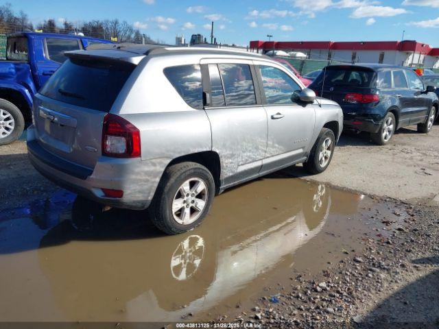 Jeep Compass Latitude Image 2