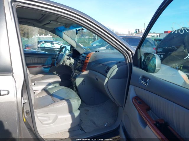 Toyota Sienna Xle Image 12