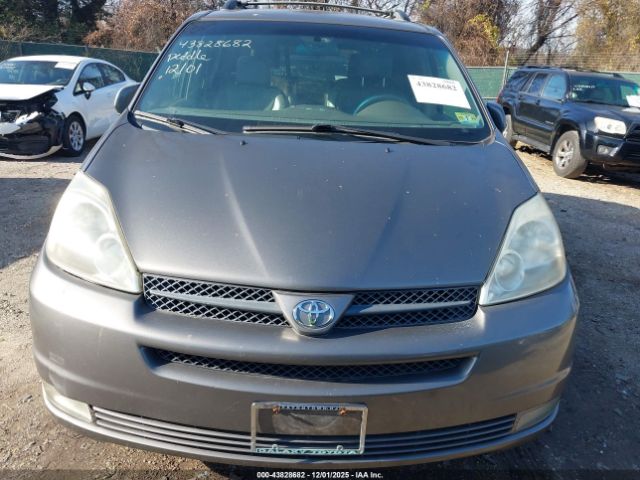 Toyota Sienna Xle Image 3