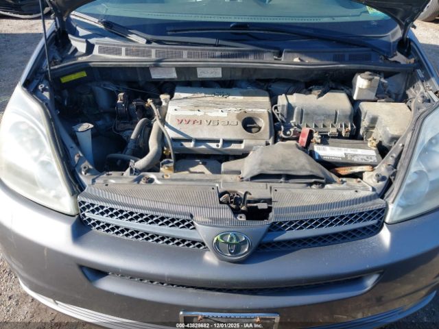 Toyota Sienna Xle Image 9