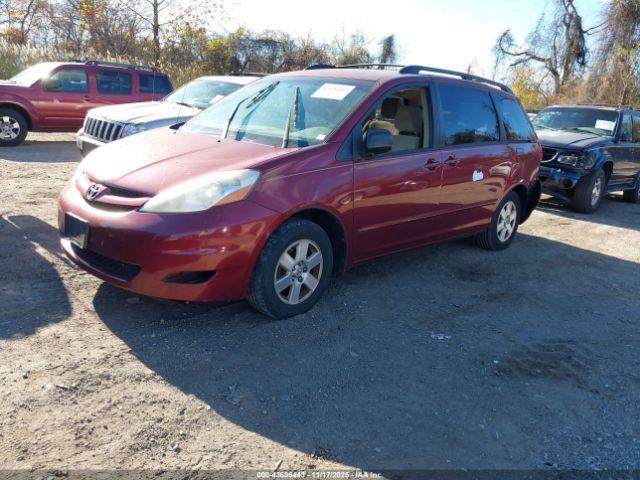 Toyota Sienna Le Image 5