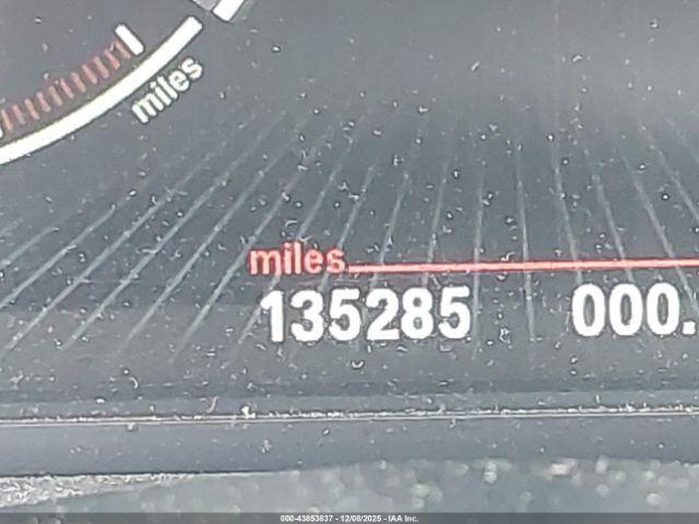 BMW 5 Series Image 3