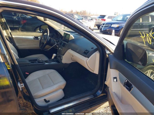 Mercedes-Benz C-Class Image 3