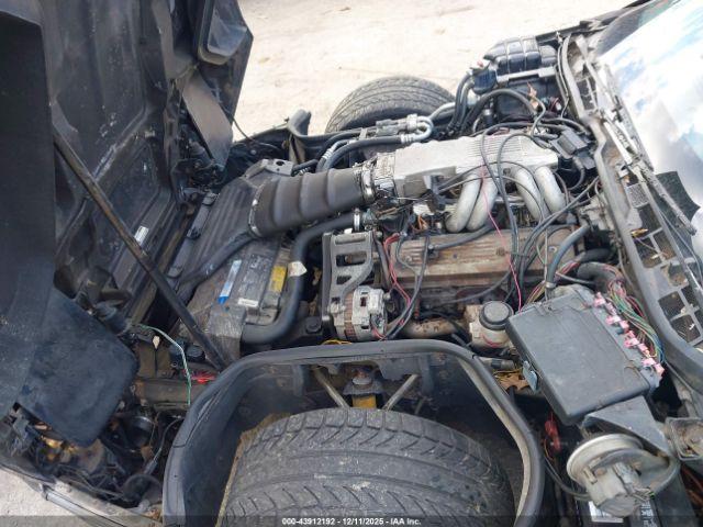 Chevrolet Corvette Image 11