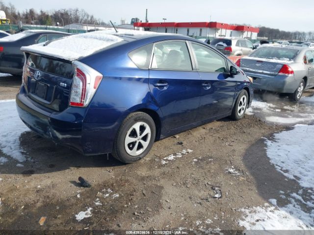 Toyota Prius Two Image 9