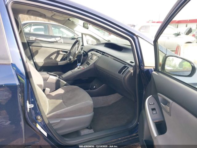 Toyota Prius Two Image 6