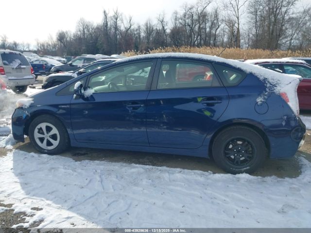 Toyota Prius Two Image 2