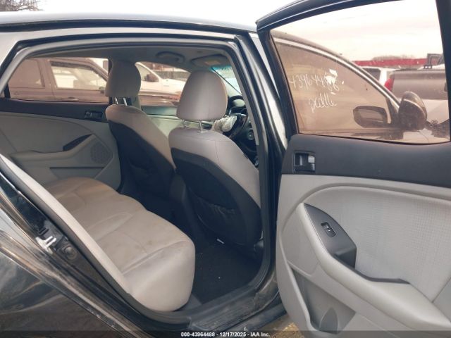 Kia Optima Lx Image 7