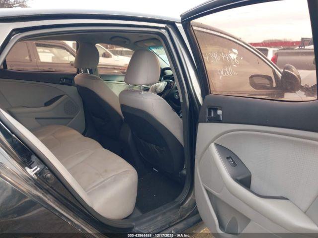 Kia Optima Lx Image 7