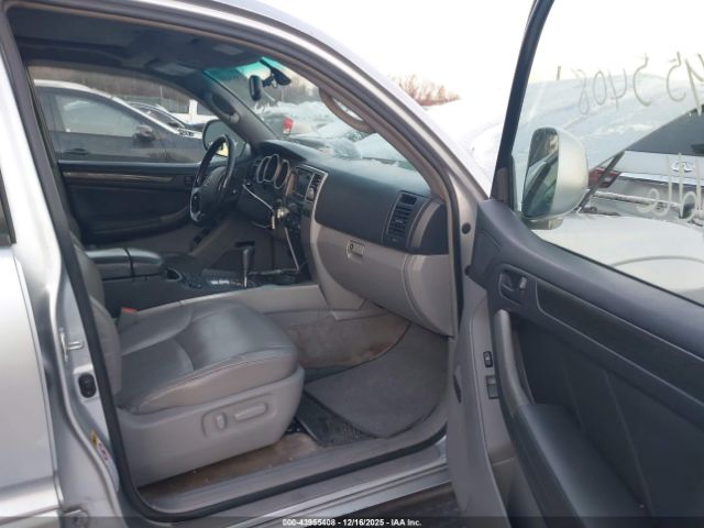 Toyota 4Runner Limited V8 Image 7