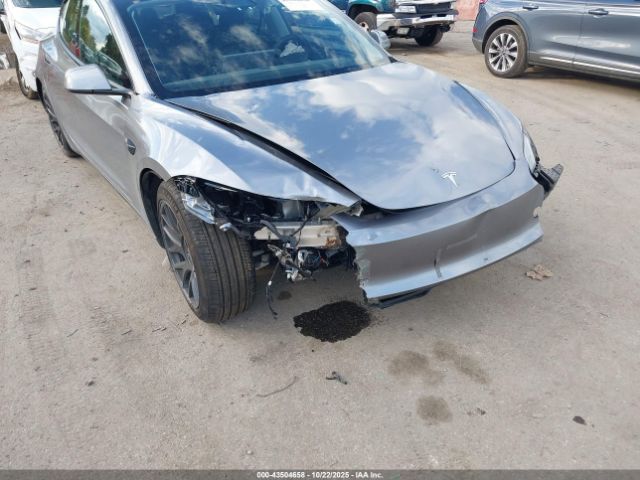 Tesla Model 3 Long Range Rear-wheel Drive Image 5