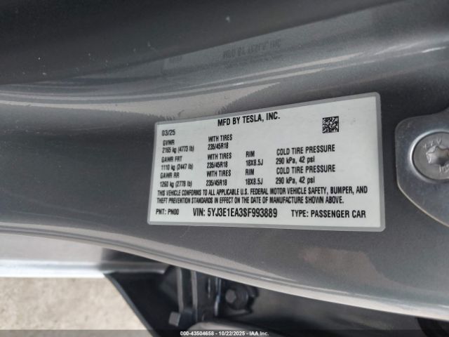 Tesla Model 3 Long Range Rear-wheel Drive Image 14