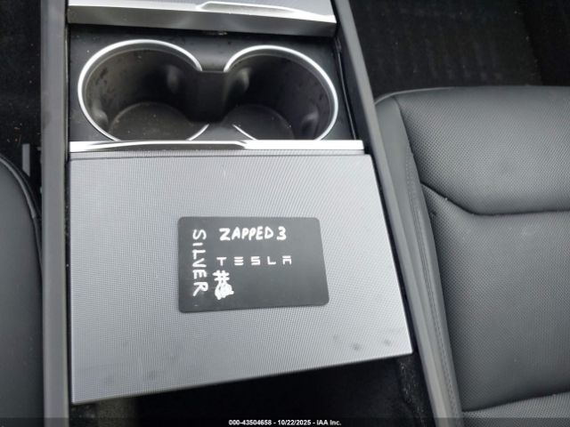Tesla Model 3 Long Range Rear-wheel Drive Image 18