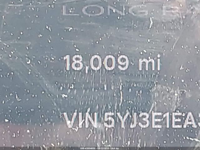 Tesla Model 3 Long Range Rear-wheel Drive Image 13