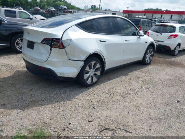 Tesla Model Y Image 9
