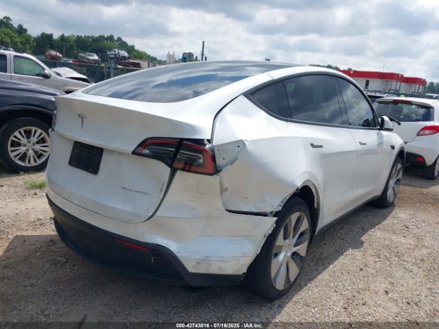 Tesla Model Y Image 8